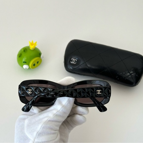 CHANEL Accessories - VINTAGE CHANEL SUNGLASSES